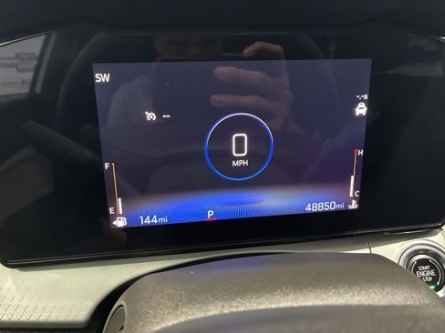 Used 2025 Chevrolet Trax LT FWD image 20
