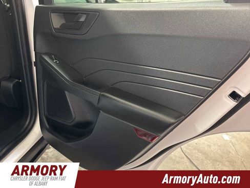 Used 2022 Ford Escape SE image 29