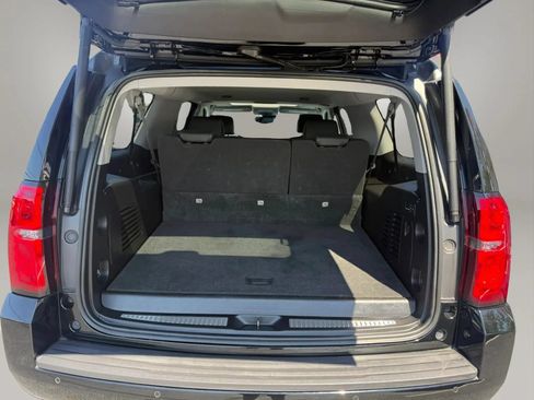 Used 2020 Chevrolet Suburban LT w/ Luxury Package AWD/4WD image 44