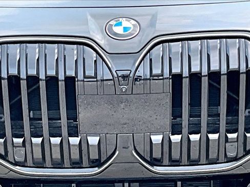 Used 2024 BMW 740i xDrive w/ Executive Package AWD/4WD image 12