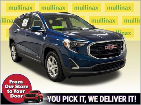 Used 2020 GMC Terrain SLE w/ Driver Convenience Package FWD image 2