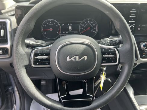 Used 2022 Kia Sorento LX FWD image 18