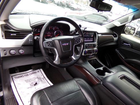 Used 2016 GMC Yukon XL SLE image 7