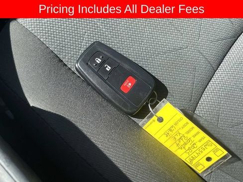 Used 2025 Toyota RAV4 XLE AWD/4WD image 34