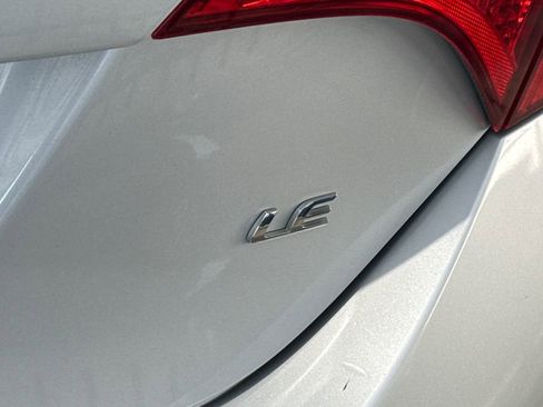 Used 2016 Toyota Corolla LE image 8