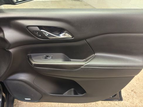 Used 2018 GMC Acadia SLT image 20