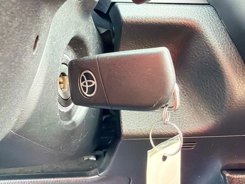 Used 2024 Toyota Camry SE image 8