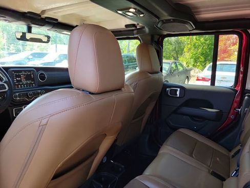 Used 2021 Jeep Gladiator Overland w/ Popular Equipment Package AWD/4WD image 27
