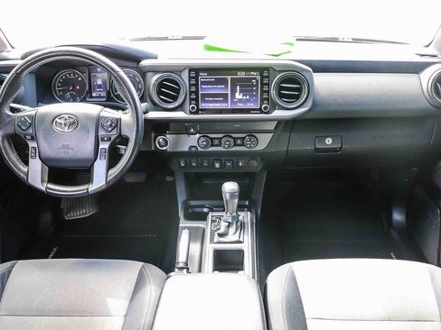 Used 2020 Toyota Tacoma TRD Sport w/ Technology Package RWD image 12