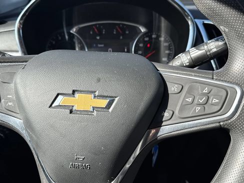 Used 2022 Chevrolet Equinox LT FWD image 32