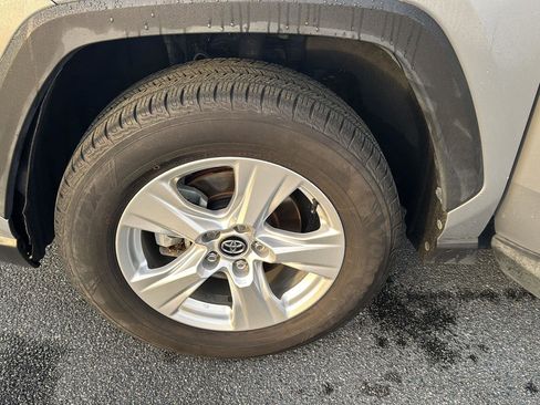 Used 2020 Toyota RAV4 XLE w/ Convenience Package image 30