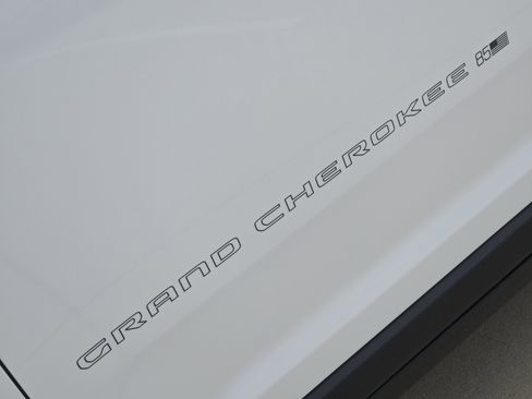New 2026 Jeep Grand Cherokee Limited AWD/4WD image 8