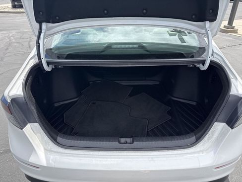 Certified 2023 Honda Accord EX image 9