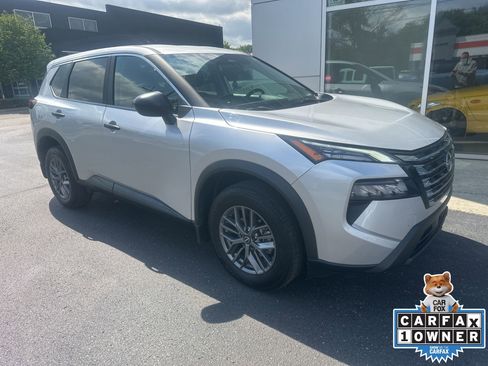 Used 2024 Nissan Rogue S AWD/4WD image 1