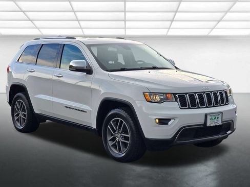 Used 2017 Jeep Grand Cherokee Limited w/ Trailer Tow Group IV AWD/4WD image 15