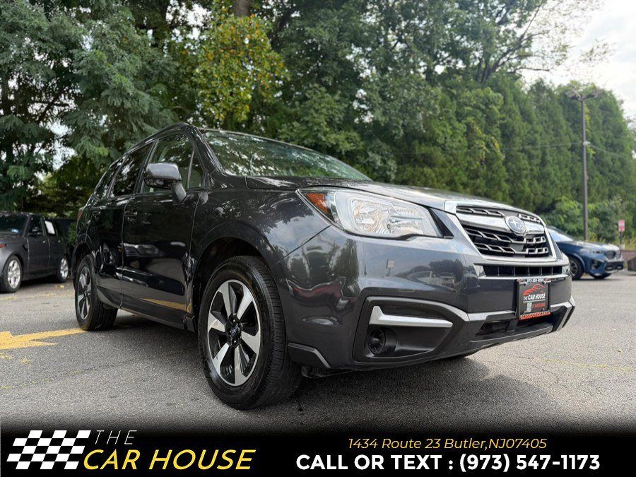 Used 2017 Subaru Forester 2.5i Premium w/ All-Weather Package AWD/4WD image 10