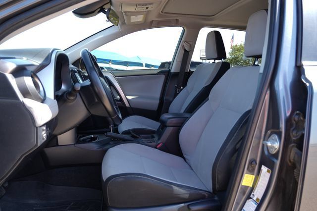 Used 2017 Toyota RAV4 XLE w/ Carpet Mat Package AWD/4WD image 11