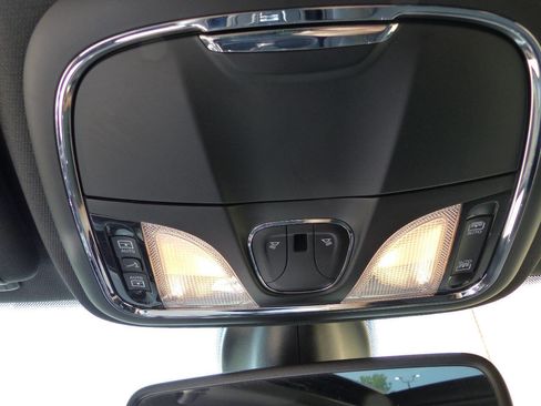 Used 2020 Jeep Cherokee High Altitude AWD/4WD image 36