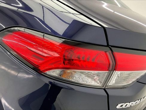 Used 2022 Toyota Corolla LE image 30