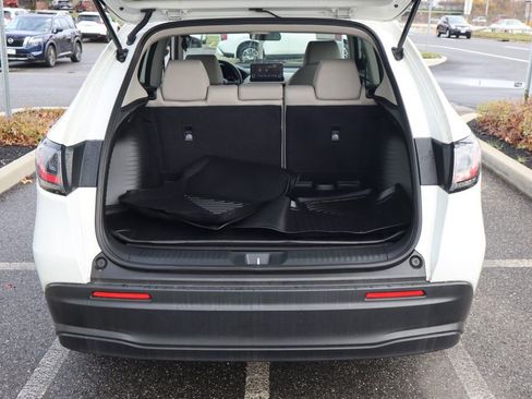 Used 2025 Honda HR-V LX image 31