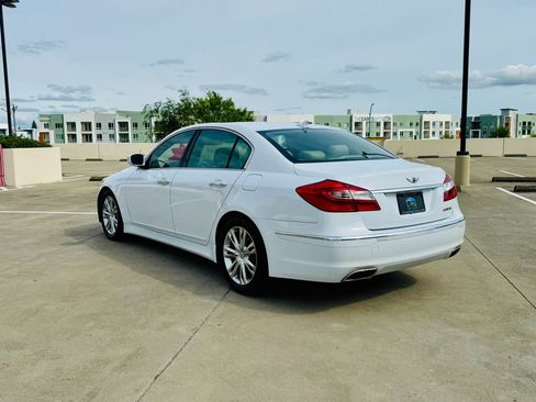 Used 2014 Hyundai Genesis 3.8 RWD image 11