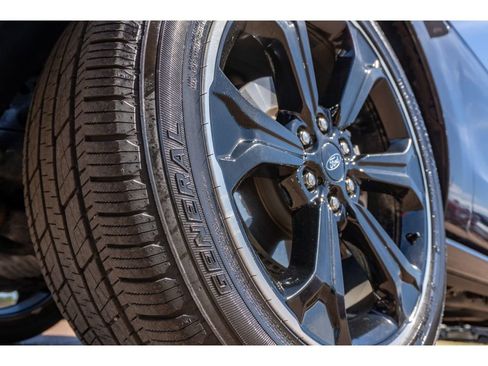 Used 2024 Ford Expedition Limited image 9