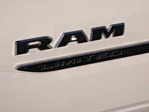 Used 2023 RAM 1500 Limited w/ Body-Colour Bumper Group AWD/4WD image 11
