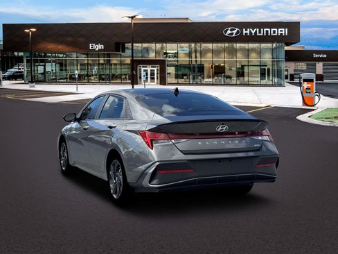 Certified 2026 Hyundai Elantra SEL FWD image 5
