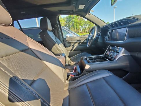 Used 2023 GMC Yukon Denali w/ Max Trailering Package AWD/4WD image 4