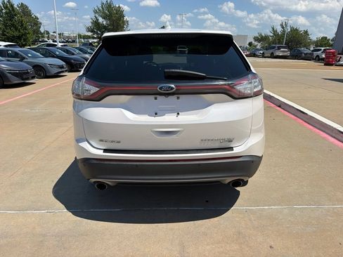 Used 2018 Ford Edge Titanium w/ Technology Package AWD/4WD image 4