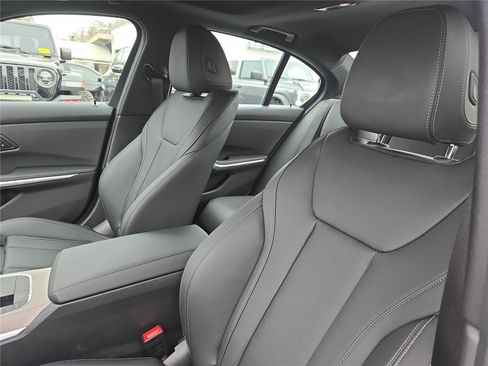 Used 2025 BMW 330i Sedan image 17