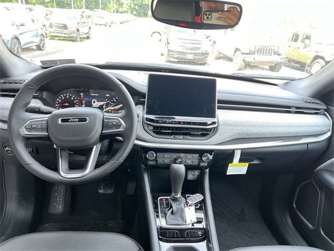 Used 2024 Jeep Compass Latitude w/ Convenience Group image 44