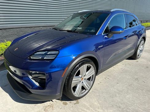 Used 2024 Porsche Macan 4 Electric AWD/4WD image 3