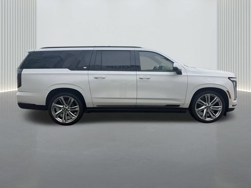 Used 2025 Cadillac Escalade ESV Sport Platinum AWD/4WD image 8