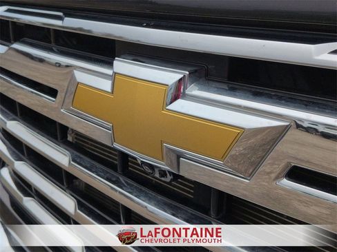 Used 2024 Chevrolet Silverado 2500 LTZ w/ LTZ Premium Package image 31