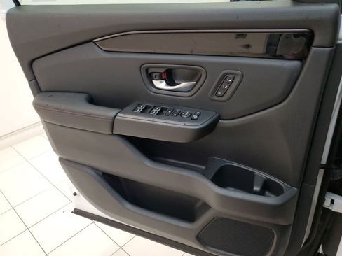 Used 2024 Honda Pilot TrailSport image 16