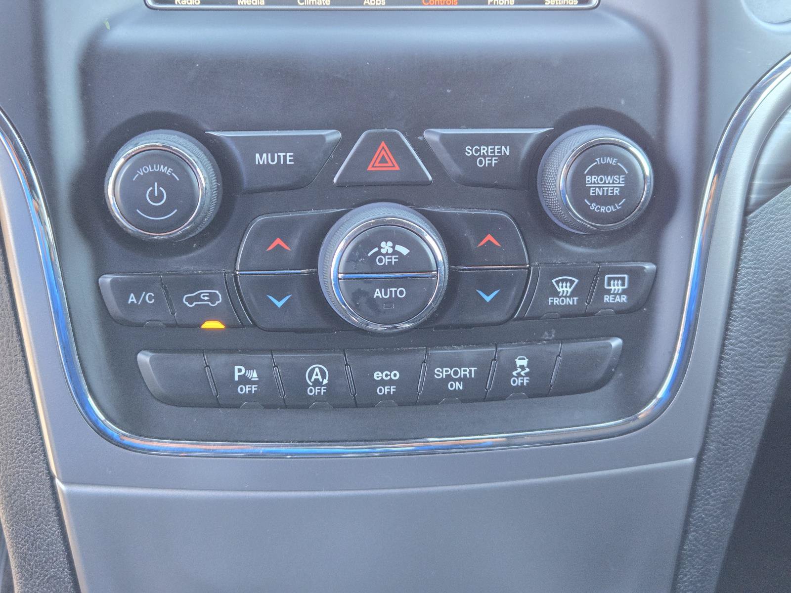 Used 2021 Jeep Grand Cherokee Laredo RWD image 12