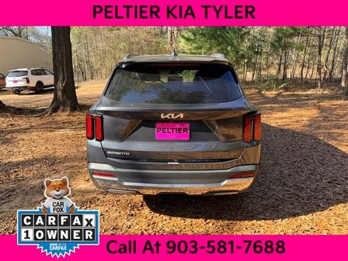 Certified 2024 Kia Sorento S image 11