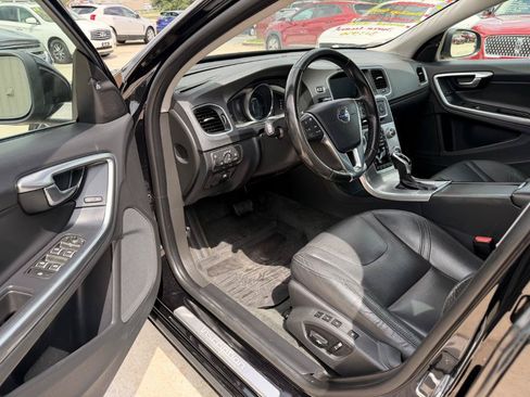 Used 2018 Volvo S60 T5 Inscription Platinum FWD image 5