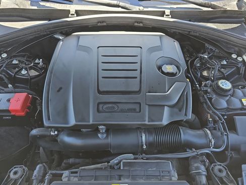 Used 2019 Land Rover Range Rover Velar S AWD/4WD image 34