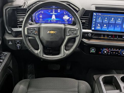 Used 2023 Chevrolet Silverado 1500 LT AWD/4WD image 6