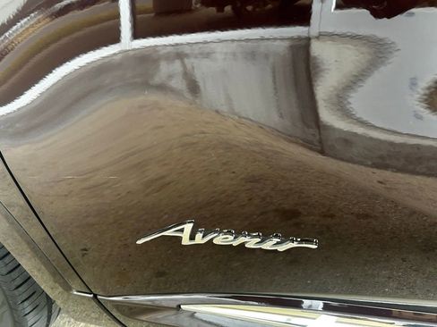 Used 2022 Buick Envision Avenir w/ Technology Package II image 9