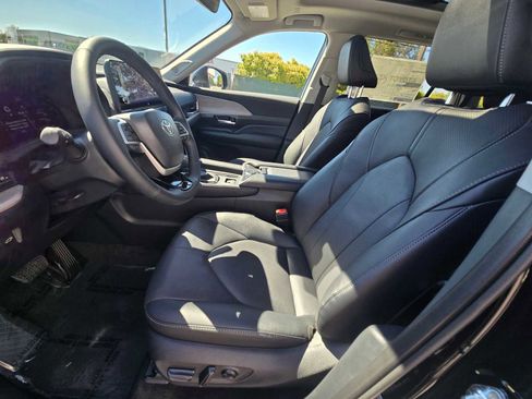 New 2026 Toyota Grand Highlander Limited image 25