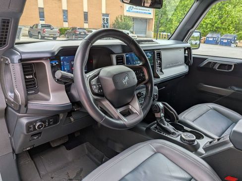Used 2023 Ford Bronco Outer Banks AWD/4WD image 13