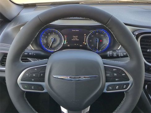 New 2026 Chrysler Pacifica Limited w/ Uconnect Theater Family Group image 37