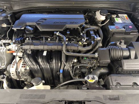 Used 2021 Hyundai Elantra SEL FWD image 30