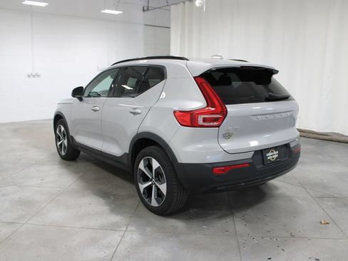 Used 2024 Volvo XC40 B5 Plus w/ Protection Package Premier AWD/4WD image 7
