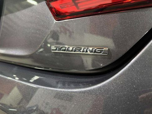 Used 2018 Honda Accord Touring image 19