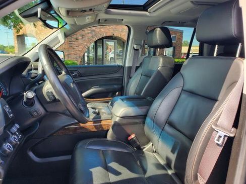 Used 2017 Chevrolet Tahoe LT w/ LT Signature Package AWD/4WD image 5