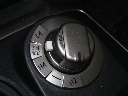 Used 2022 Toyota 4Runner SR5 AWD/4WD image 16